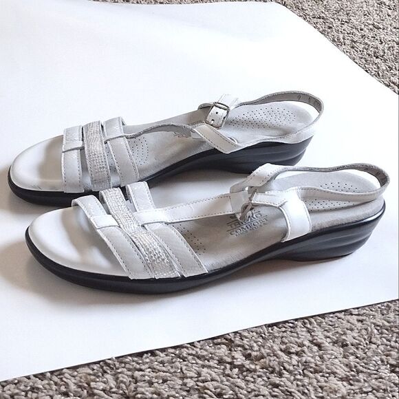 SAS Women's Size 9 N White Tripad Comfort Adjustable Sandals - Picture 2 of 8